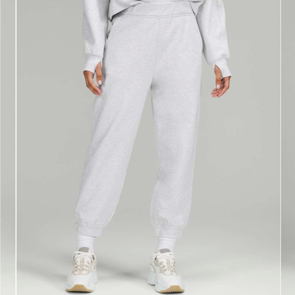lululemon relaxed high rise joggers cropped